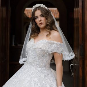 Vestido de novia línea A con pedrería